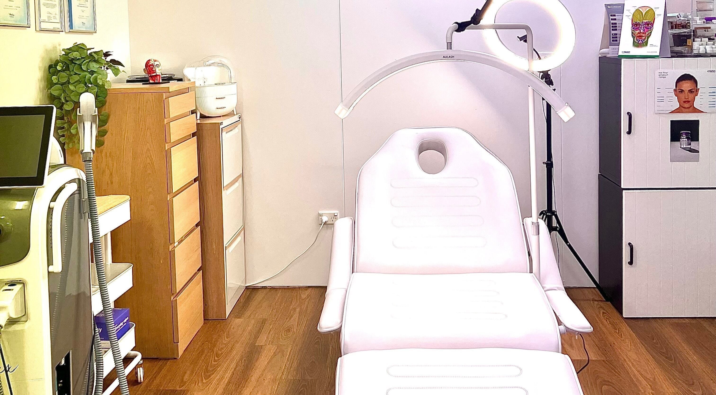Comfortable treatment room at VM Cosmetic Clinic, Orange, New South Wales, AU with modern spa chair.