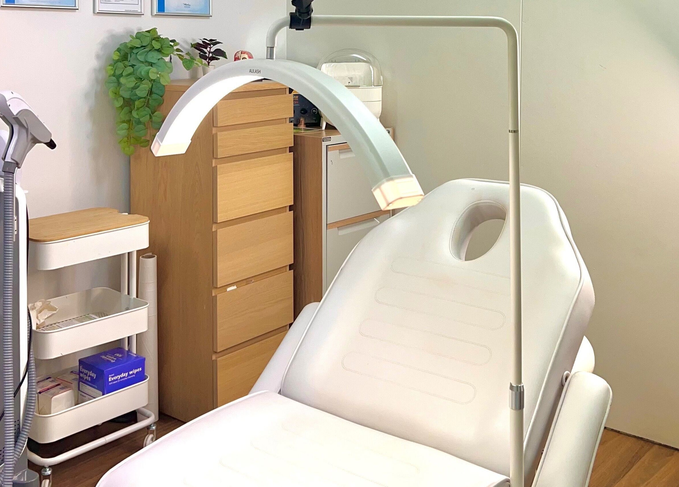 Serene treatment room at VM Cosmetic Clinic, Orange, New South Wales, AU, showcasing modern equipment.