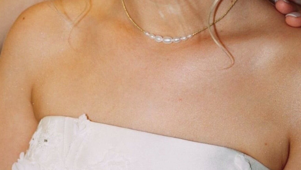 Bridal décolletage with spray tan from SakuraStudio | Spray Tan, Canning Vale, Western Australia, AU.