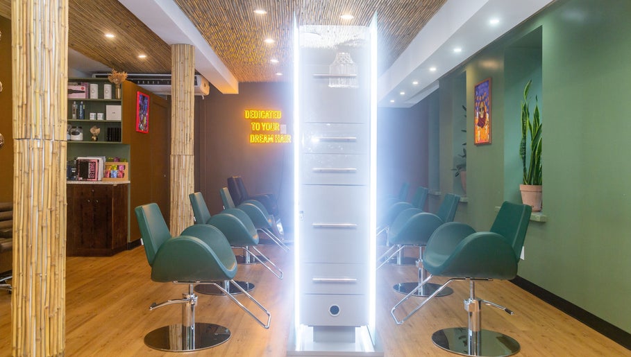 West Vibe Hair Salon – kuva 1