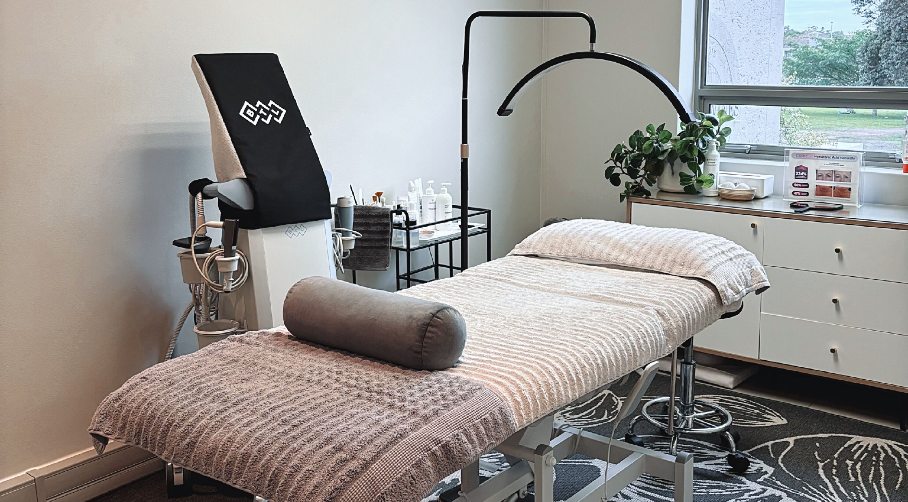 Calm, elegant treatment room at Dr Michelle Fourie Aesthetics in Cape Town, Western Cape, ZA.