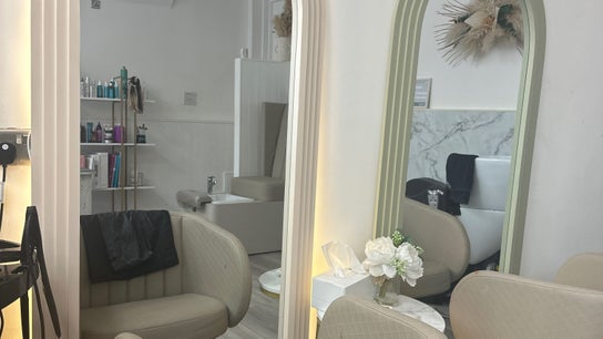 Braids & fades unisex hair salon