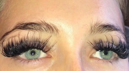 Close-up of full, lush lashes applied at Laur’s Lash Lounge in Sheffield, England, GB.