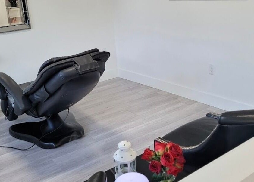 Relaxing salon chairs at Healthy Skin and Wax in Langley Township, British Columbia, CA.