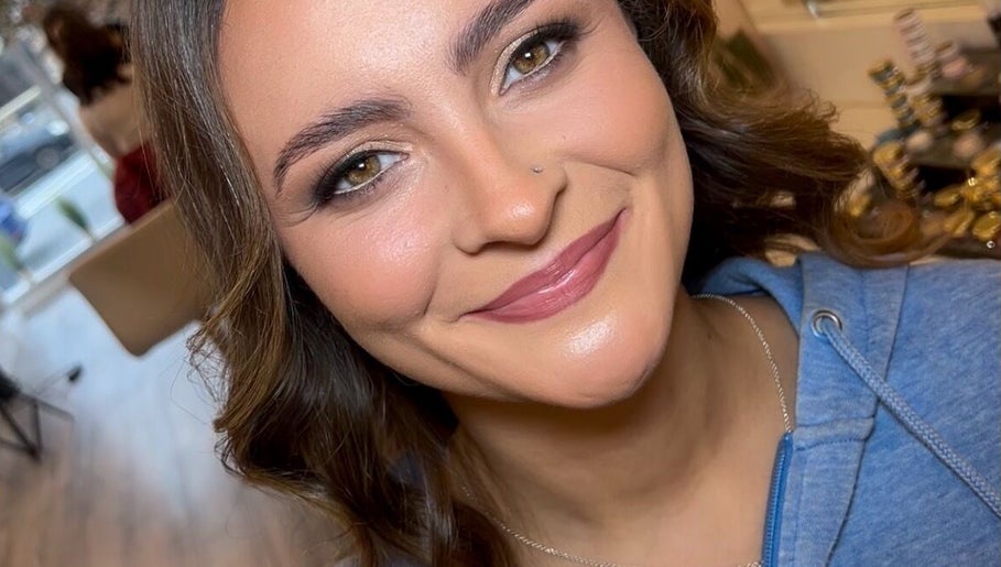 Smiling woman with stunning makeup by Makeup by Lynne, Sligo, County Sligo, IE.