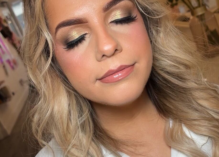 Golden eye makeup by Makeup by Lynne in Sligo, County Sligo, IE, showcasing elegance and style.