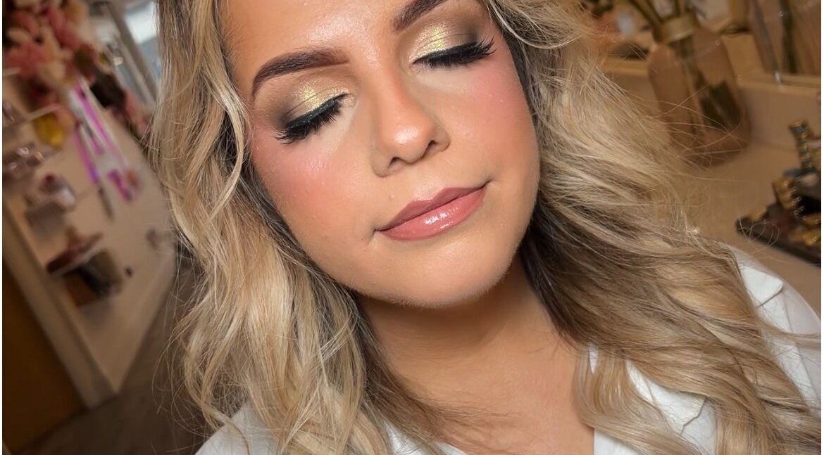 Golden eye makeup by Makeup by Lynne in Sligo, County Sligo, IE, showcasing elegance and style.