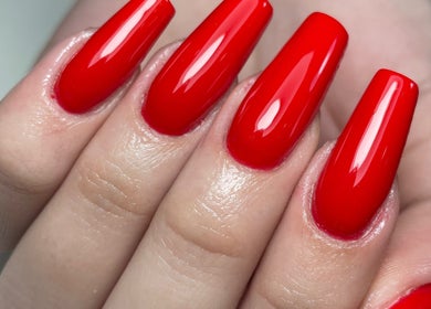 Unhas vermelhas deslumbrantes no Be Amazing by Bruna Almeida, Entroncamento, Santarém, PT.