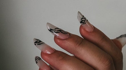Anca Mihut Nail Art image 2