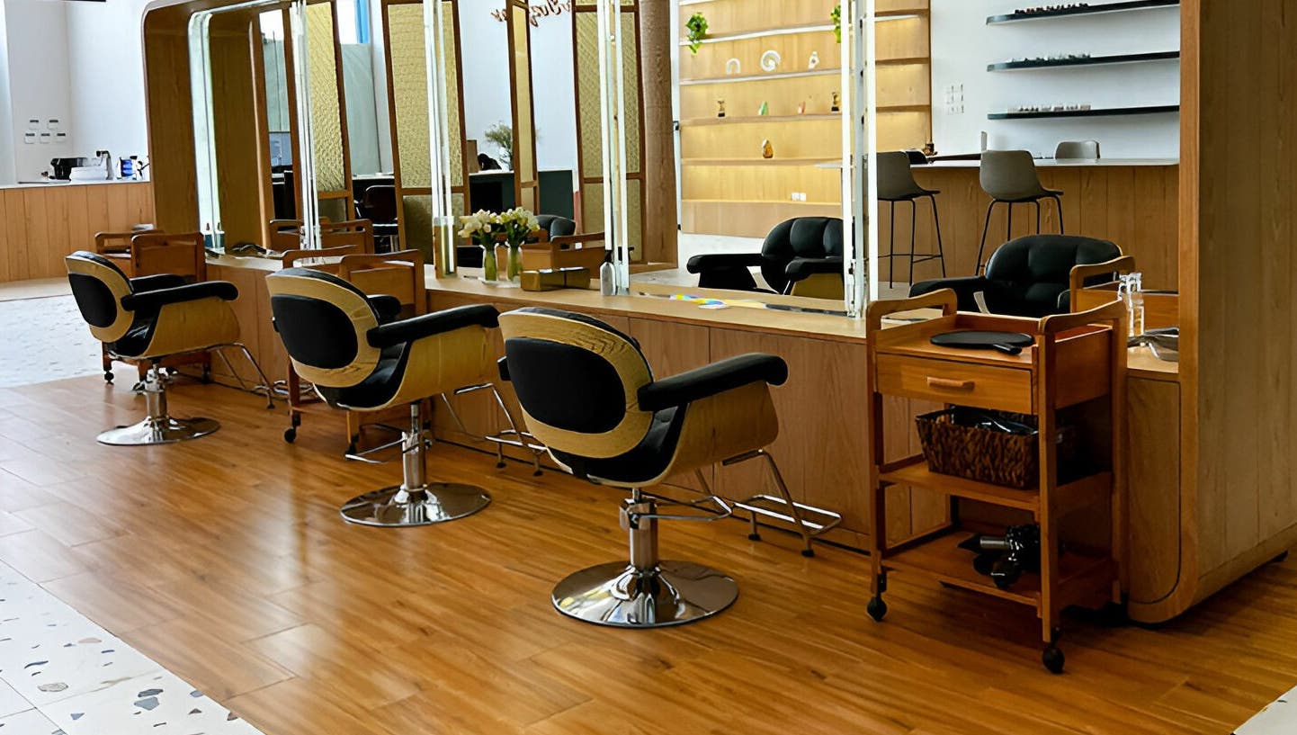 Chic interior of Jeunesse Salon | صالون جونيس, Riyadh, Riyadh Province, SA with modern styling chairs and mirrors.