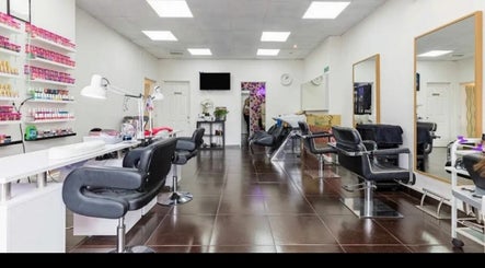 Immagine 3, Moonlight Hair Studio N7 Hair & beauty (We have special offers)