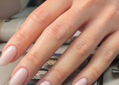 Close-up of a polished manicure at Anna Solska Studio in Hoofddorp, Noord-holland, NL.