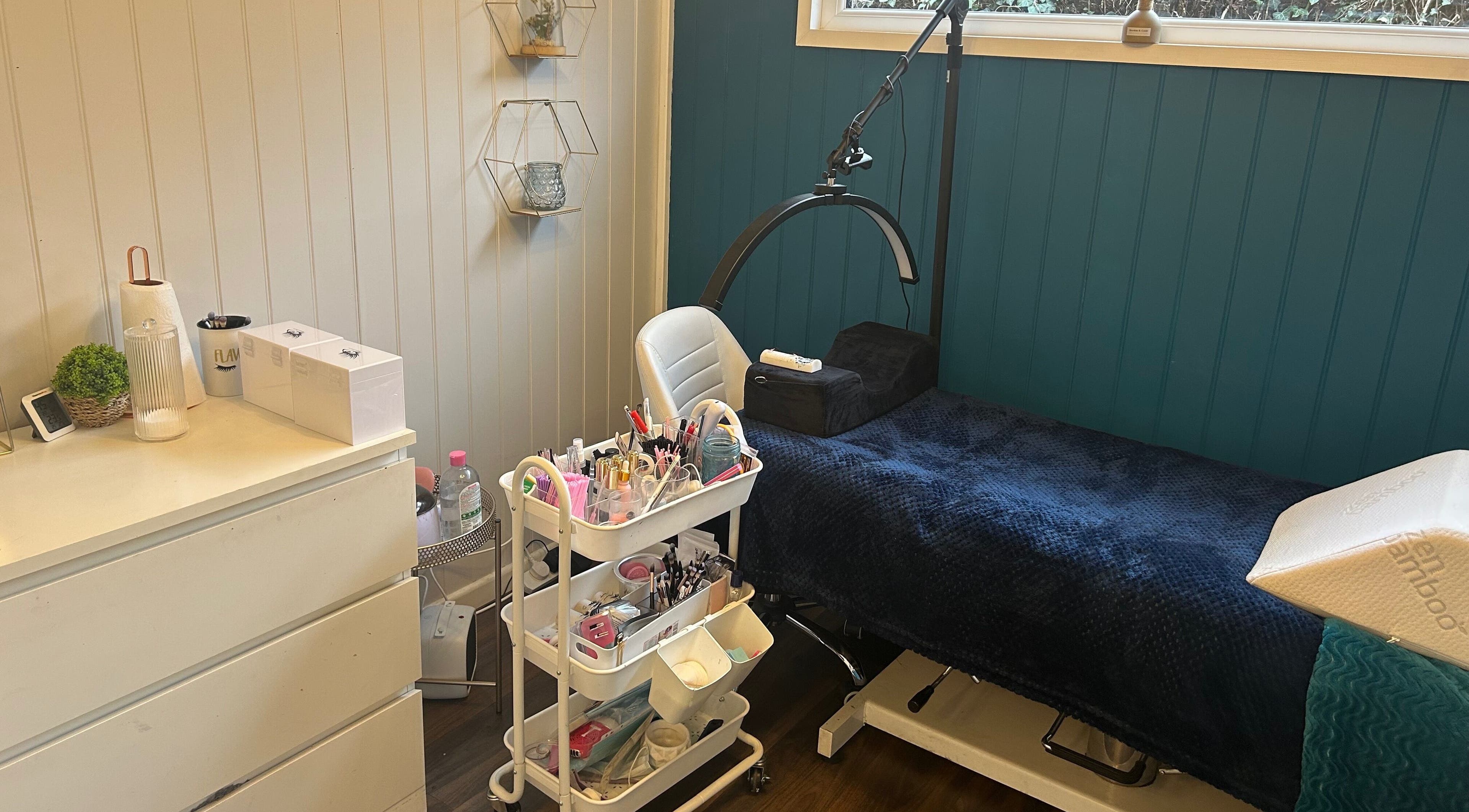 Relaxing lash studio at Claire Ball - Pro lash artist in Burton Upon Trent, England, GB.