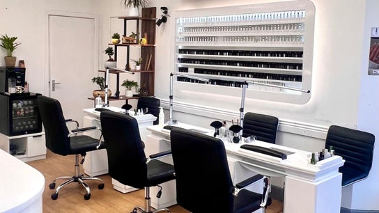 Broadstone Nails and Spa