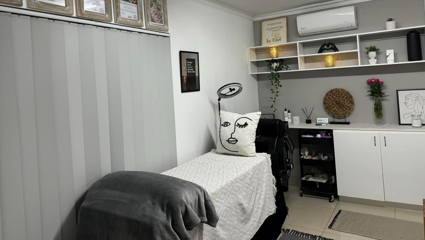 Relaxing treatment room at MS Lashes in Olifantsfontein, Gauteng, ZA with modern decor and cozy ambiance.