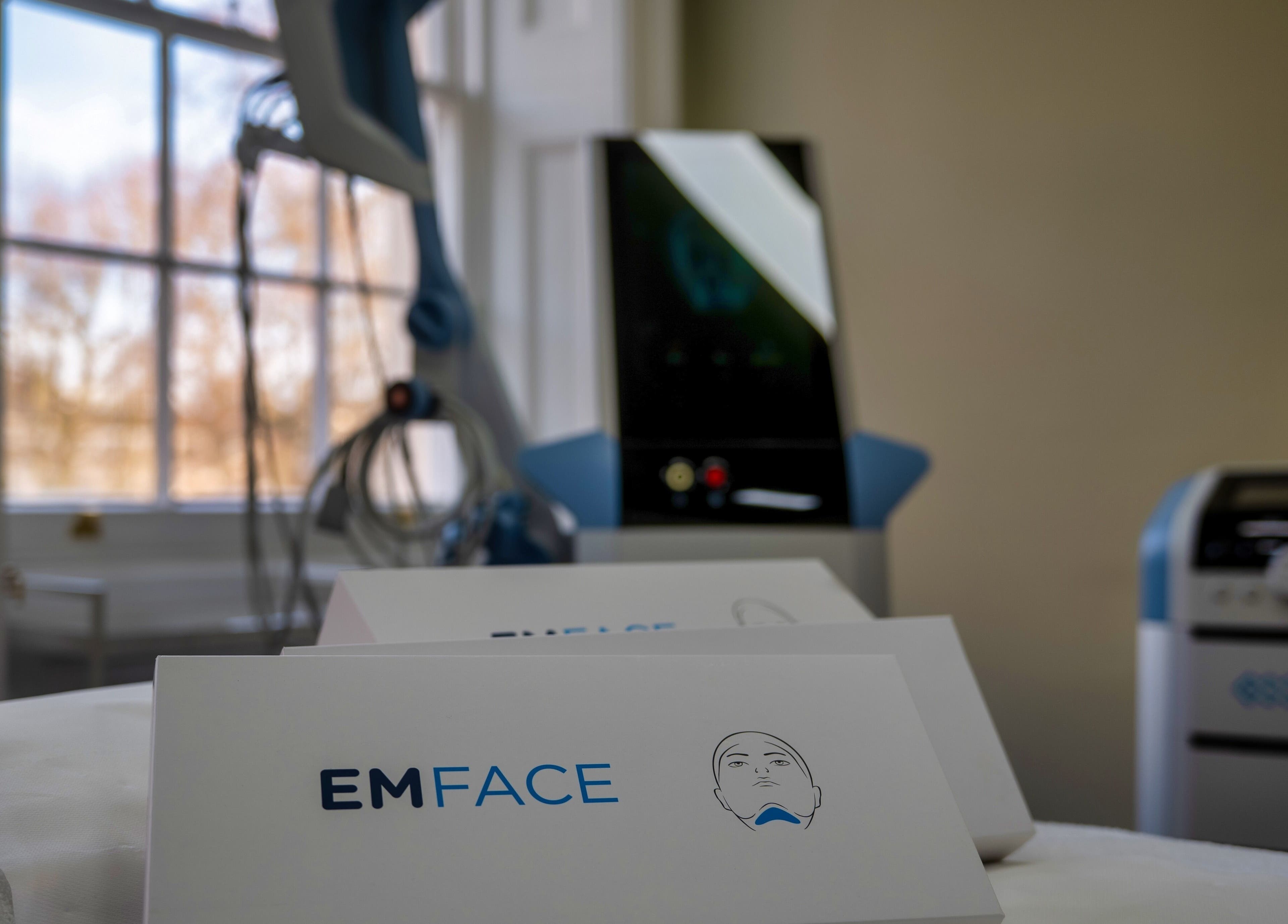 State-of-the-art therapy room at Reshape Clinic [Marylebone], London, England, GB showcasing EMFACE technology.