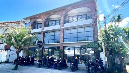 Adore Nails & Massage