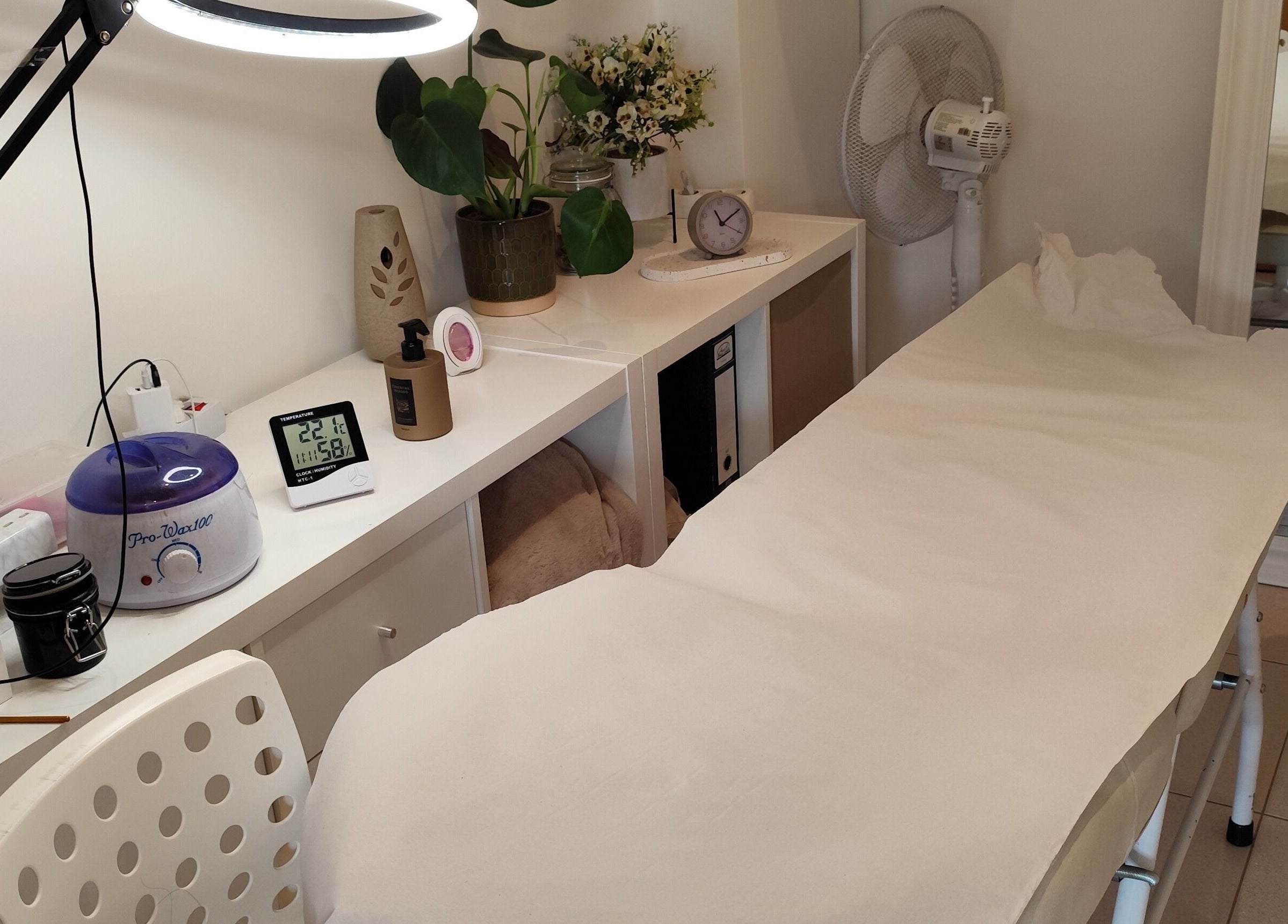 Sala de estética em Cristiana Matos, Barcelos, Braga, PT, equipada para tratamentos de beleza.