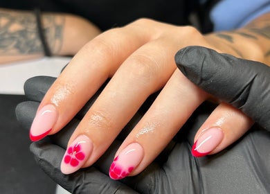 Elegant floral nail art by Brook Olyvia at Radiance Aesthetics, Portsmouth, England, GB.