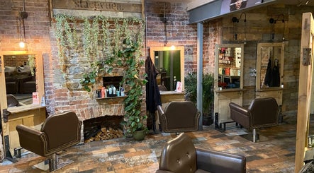 Stacey Yuen Aveda Brynmill