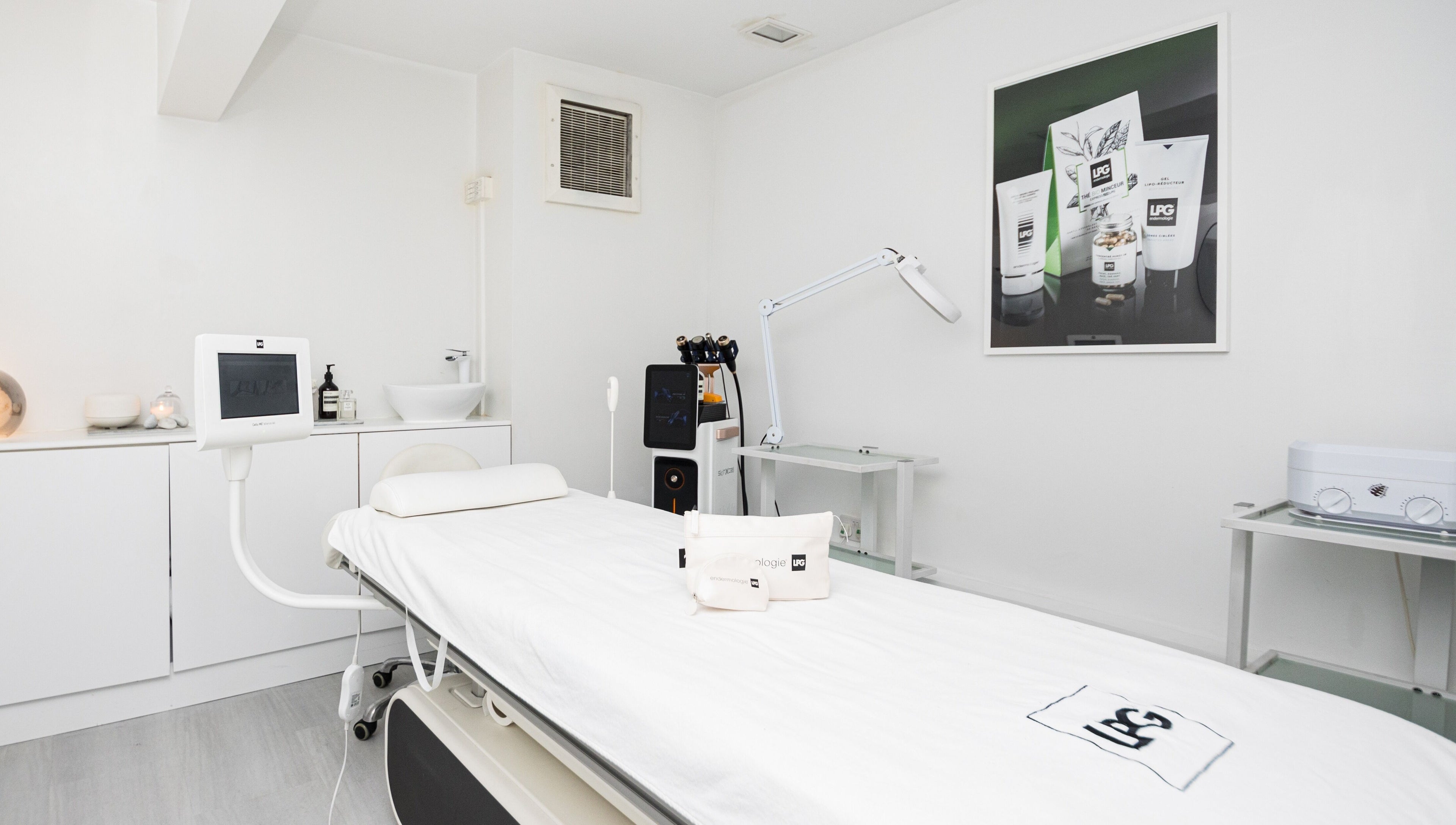 Luxury treatment room at N and N Knightsbridge, London, England, GB, showcasing modern wellness equipment.