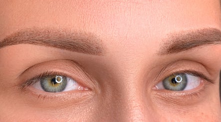 Beautifully shaped eyebrows at Antidote Beauty Space, Sydney, New South Wales, AU.