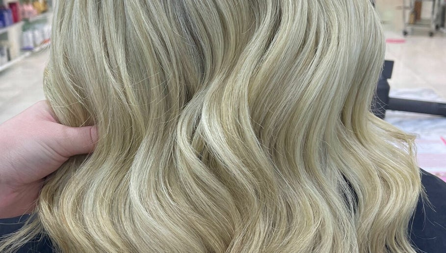 Lush Hair & Extensions obrázek 1
