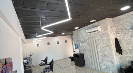 Εικόνα Blades Barber Studio 2