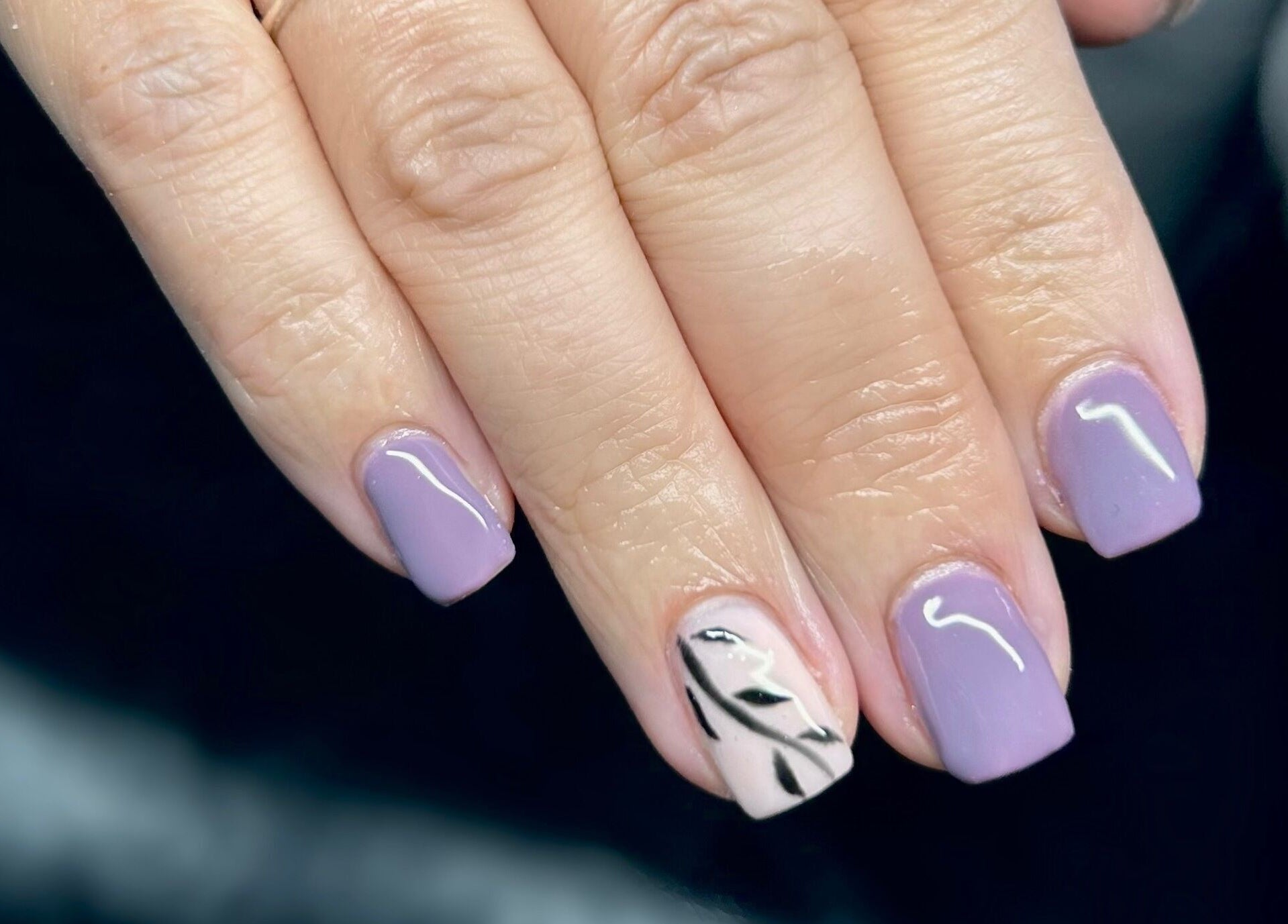 Elegant nail art with pastel colors at LuxoPolish, Castlethorpe, England, GB.