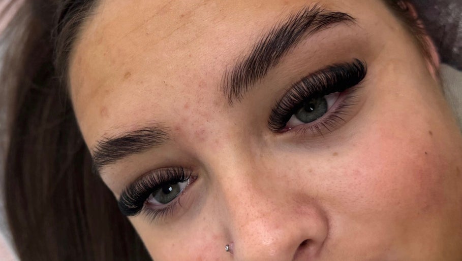 Lashes by Christy C, bild 1