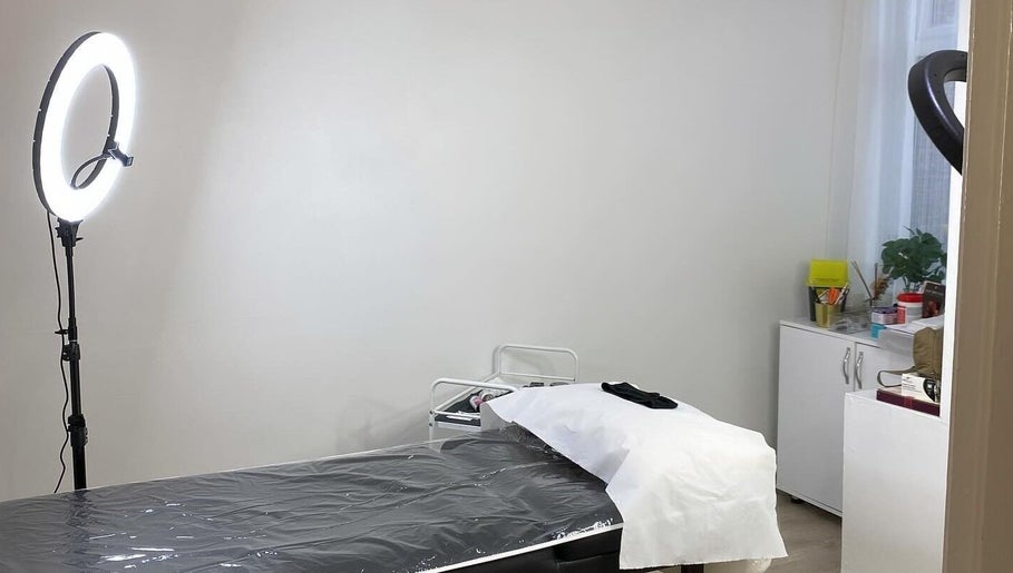 Jade Brennan Permanent Makeup Bild 1