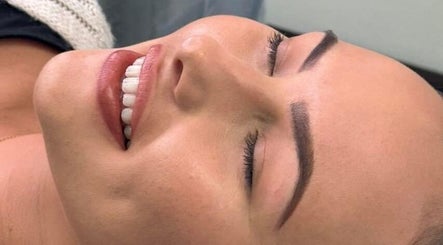 Jade Brennan Permanent Makeup Bild 2