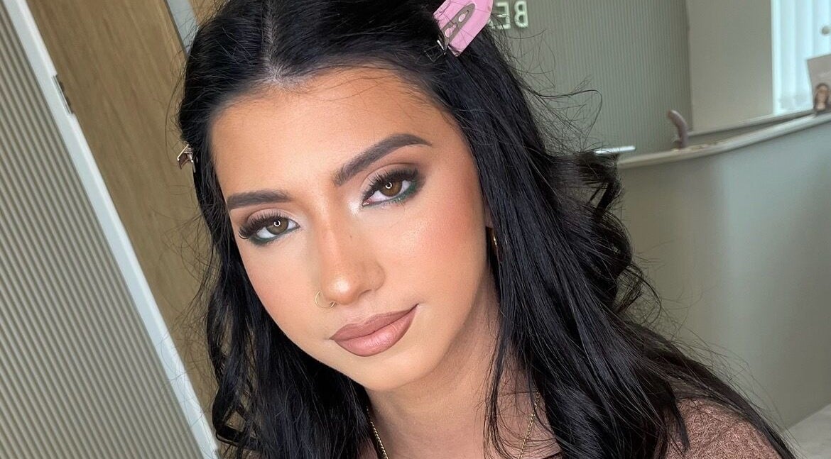 Lux&co Beauty Bar in Cardiff, Wales, GB offers stunning makeup services highlighted by elegant eye makeup.