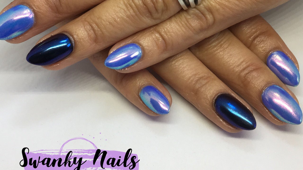 Glitter Manicure: Add Some Spark to Your Nails with Semilac