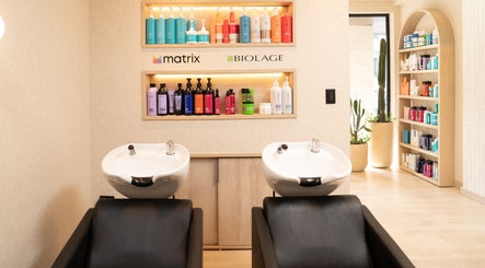 Εικόνα The Nail Lounge | Nail and Hair Salon 3