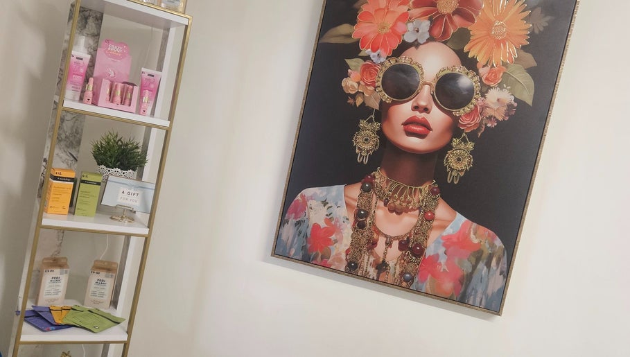 Artistic display at Sweet Escapes Beauty & Wellbeing, Rolleston-on-dove/Stretton, England, GB.