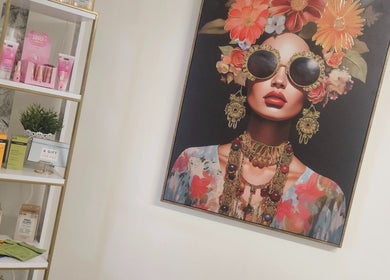 Artistic display at Sweet Escapes Beauty & Wellbeing, Rolleston-on-dove/Stretton, England, GB.