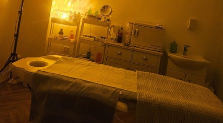 Cozy treatment room at Sweet Escapes Beauty & Wellbeing, Rolleston-on-dove/Stretton, England, GB.