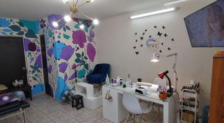 Hale Nails and Beauty