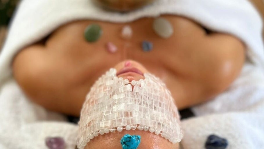Luna Beauty Penarth image 1