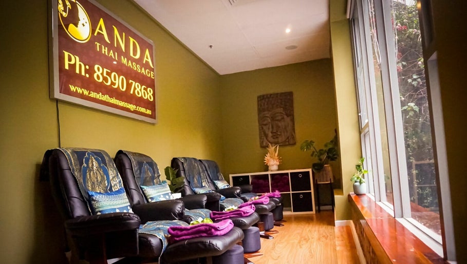 Anda Thai Massage (CBD) image 1