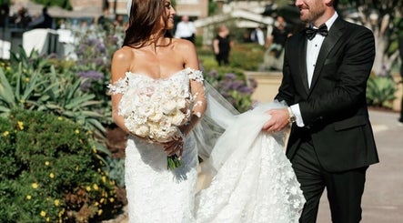 Bride and groom walk elegantly at Glory Glow 2G Mobile Spray Tan Greater Scottsdale, Scottsdale, Arizona.