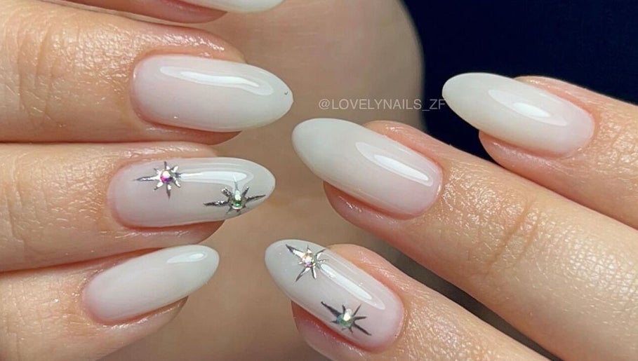 Image de Lovely Nails 1