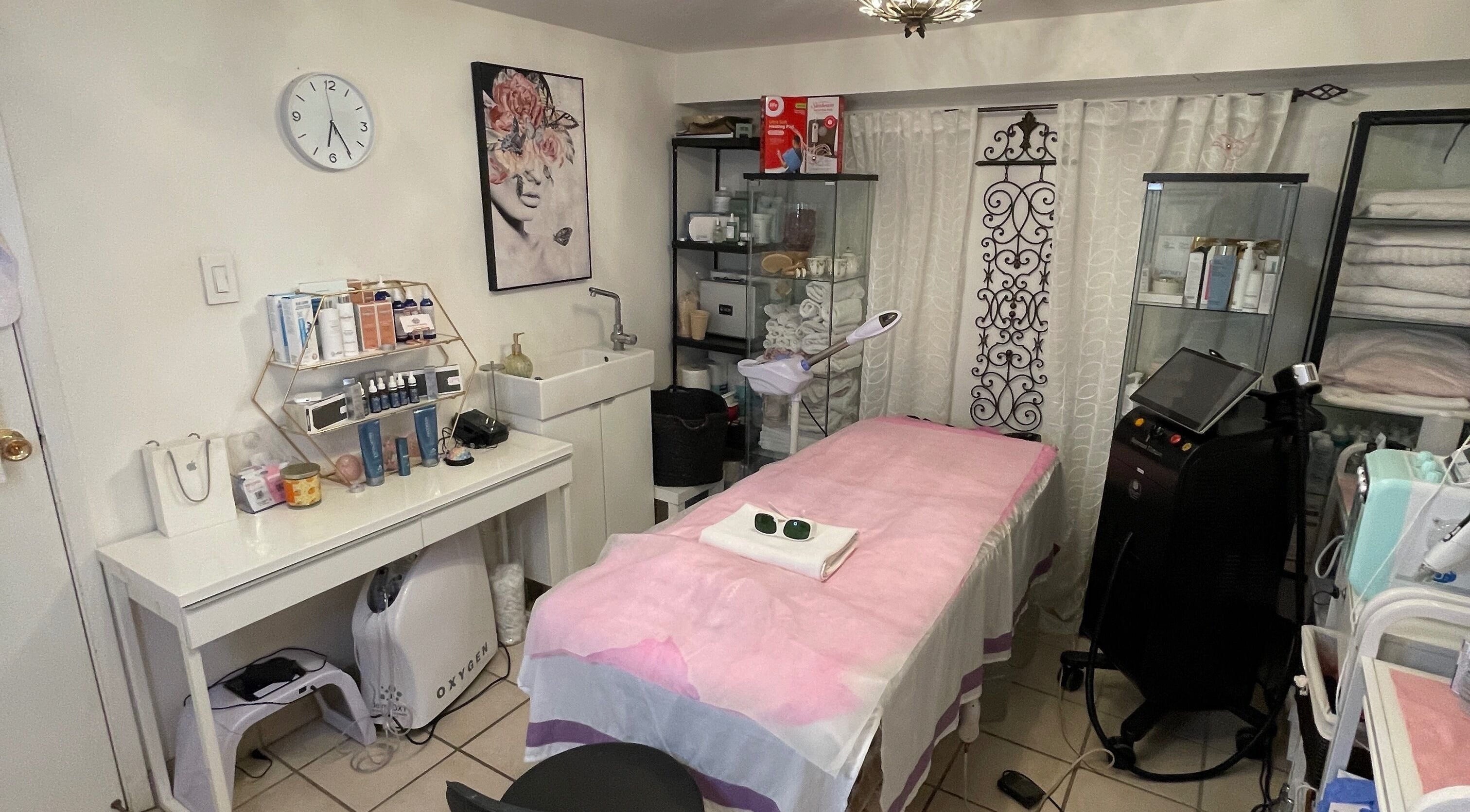 Essence Laser and Skin Care in Toronto, Ontario, CA offers a tranquil treatment room for skin care services.