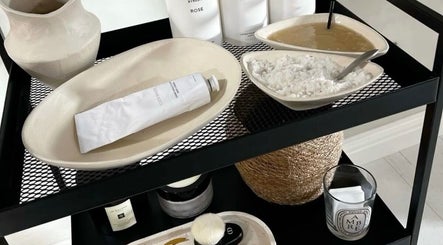 Imi Beauty Bar image 2