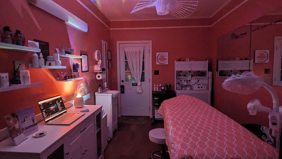 Warm, intimate skincare room at Mud and Lotus Skincare, Burnsville, North Carolina, US.