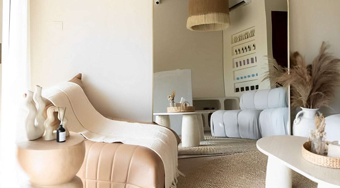 Relaxing lounge area at Salty Face Bali, Uluwatu with cozy furnishings and elegant decor.