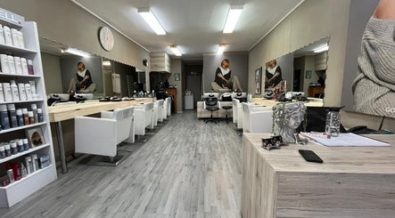 Immagine 3, Just...U Hair Boutique