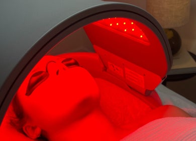 Red light therapy at Niamh Trevor Skin, Hampstead Norreys, England, GB enhances skin health.