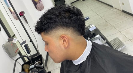 Corte de cabello moderno en Portofino - Avenida Austral, Puerto Montt, Los Lagos, CL, ideal para estilo fresco.